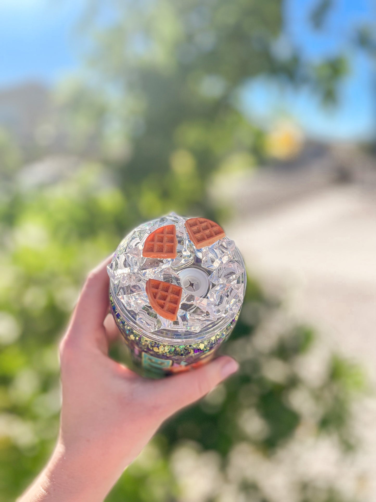 Eleven snow globe tumbler - plastic