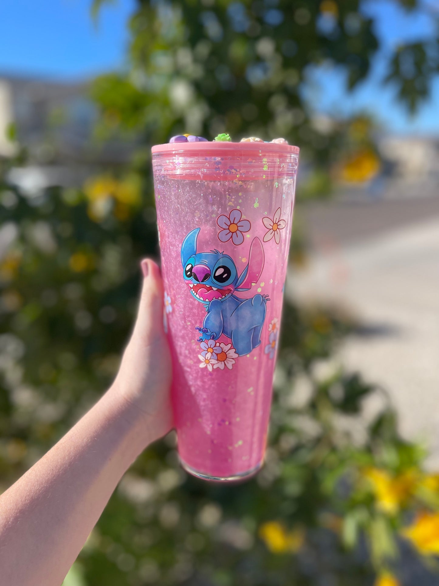 Blue Alien 24 oz snow globe tumbler - plastic